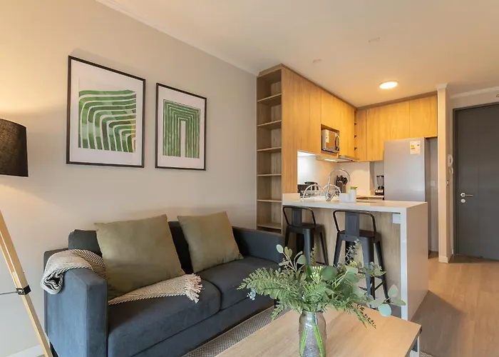 Modern Escape Nunoa Gem